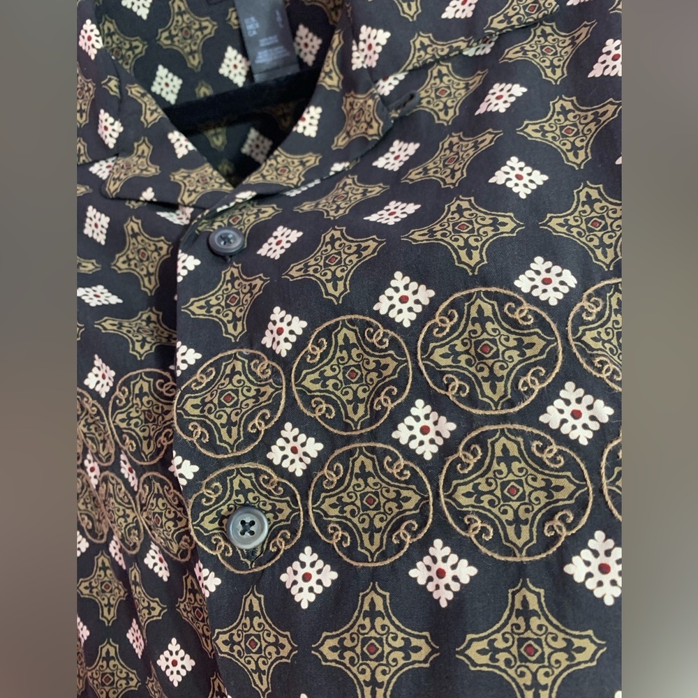 Vtg. Claiborne 100% Silk Black and Gold Geometric Button-Up Shirt - Picture 4 of 9